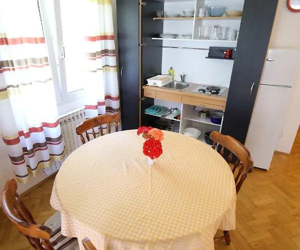 Appartement Paleka *