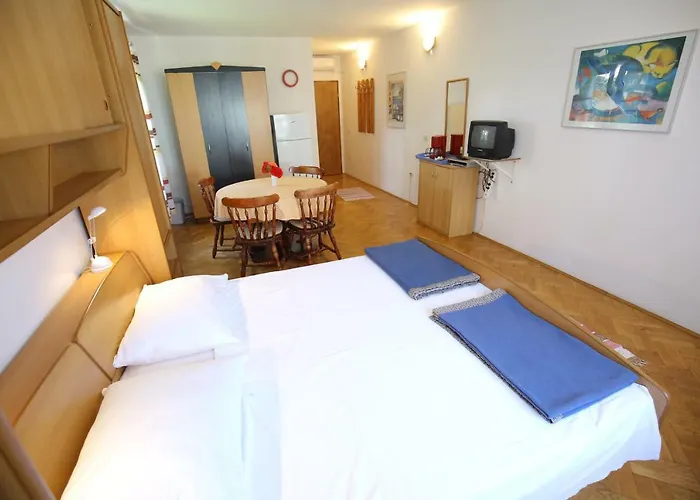 Appartement Paleka *