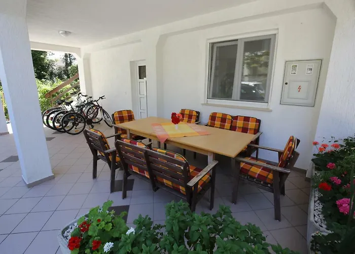 Paleka Appartement *