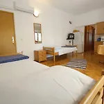 Paleka * Petrcane
