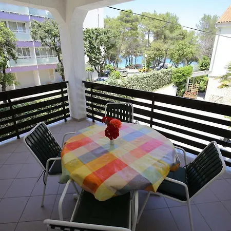 Apartment Paleka *