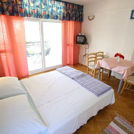 Apartment Paleka *