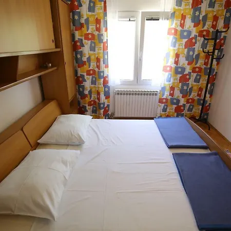 Apartment Paleka *
