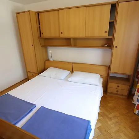 Paleka Apartment *