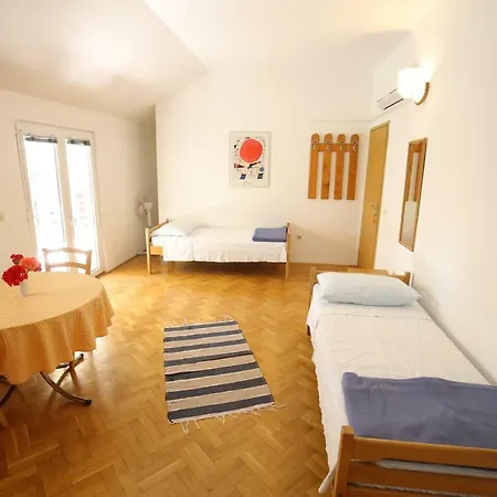 Apartment Paleka *
