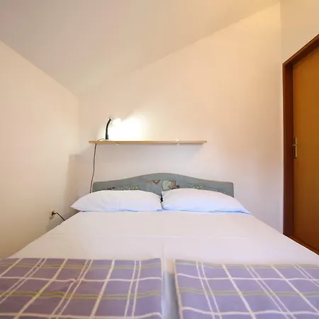 Apartment Paleka Petrcane