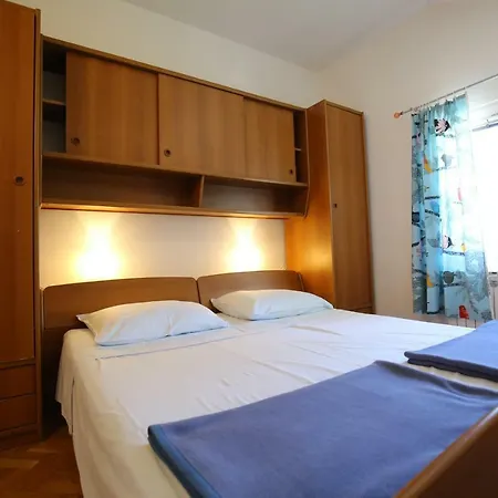 Paleka Apartment *