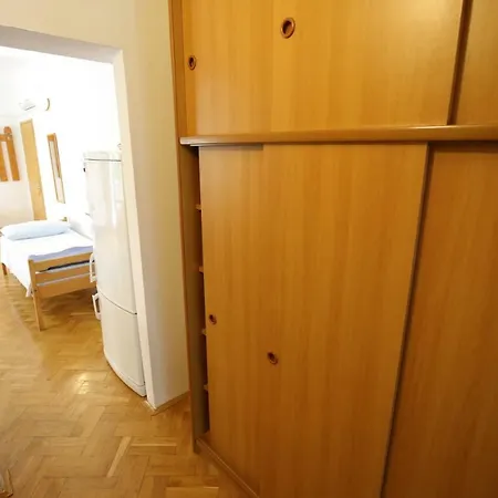 Paleka Apartment *