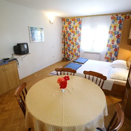 Paleka Apartmán *