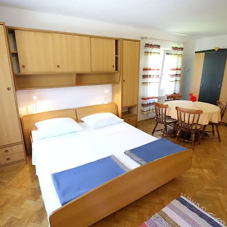 Apartment Paleka Petrcane