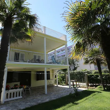Paleka Apartment