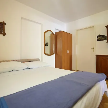 Paleka Apartment *